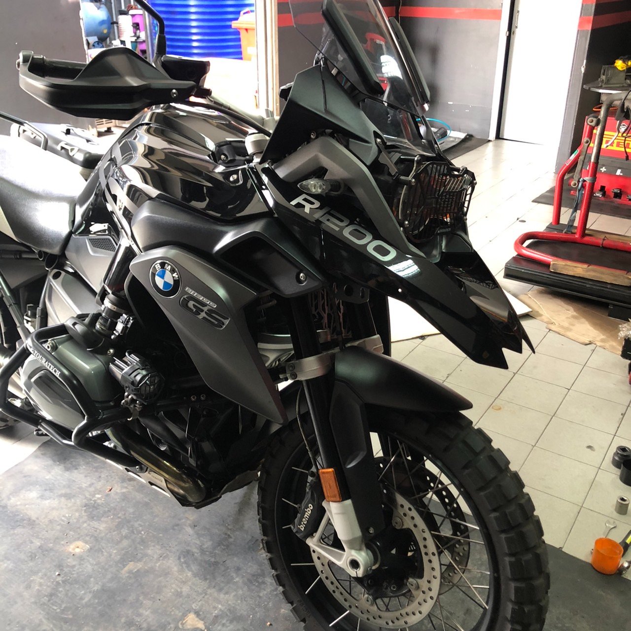 Bmw GS R1200 กับวันที่ฝนตกเช้านี้ครับ ขอบคุณมากนะค้าบบบบ
