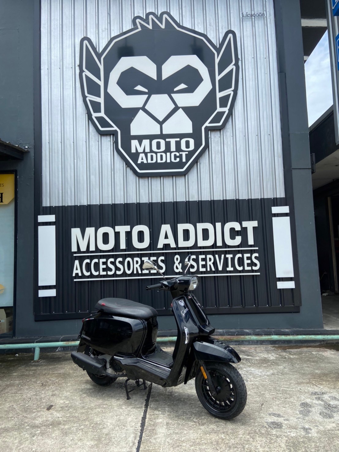 Lambretta v200 special จัดยางรีดน้ำ เน้นใช้งาน อย่าง Metzeler Roadtec Scooter บอกเลยครบจบในคู่เดียวจริงๆสำหรับยางรุ่นนี้