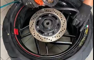 PIRELLI ROSSO ll ยางคุณภาพรองรับการเดินทางที่มากกว่า 16,000 km