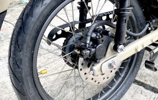 เบื่อแล้วทางฝุ่น ขอมาอุ่นยางในทางดำ