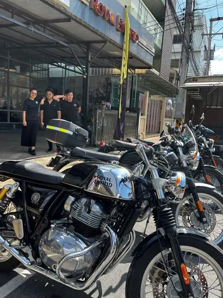 ภาพบรรยากาศ เหล่าพี่น้องชาว Royal Enfield Surat Thani