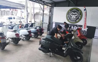 ใครว่าเราขยัน เราก็แค่ร้อนยอด