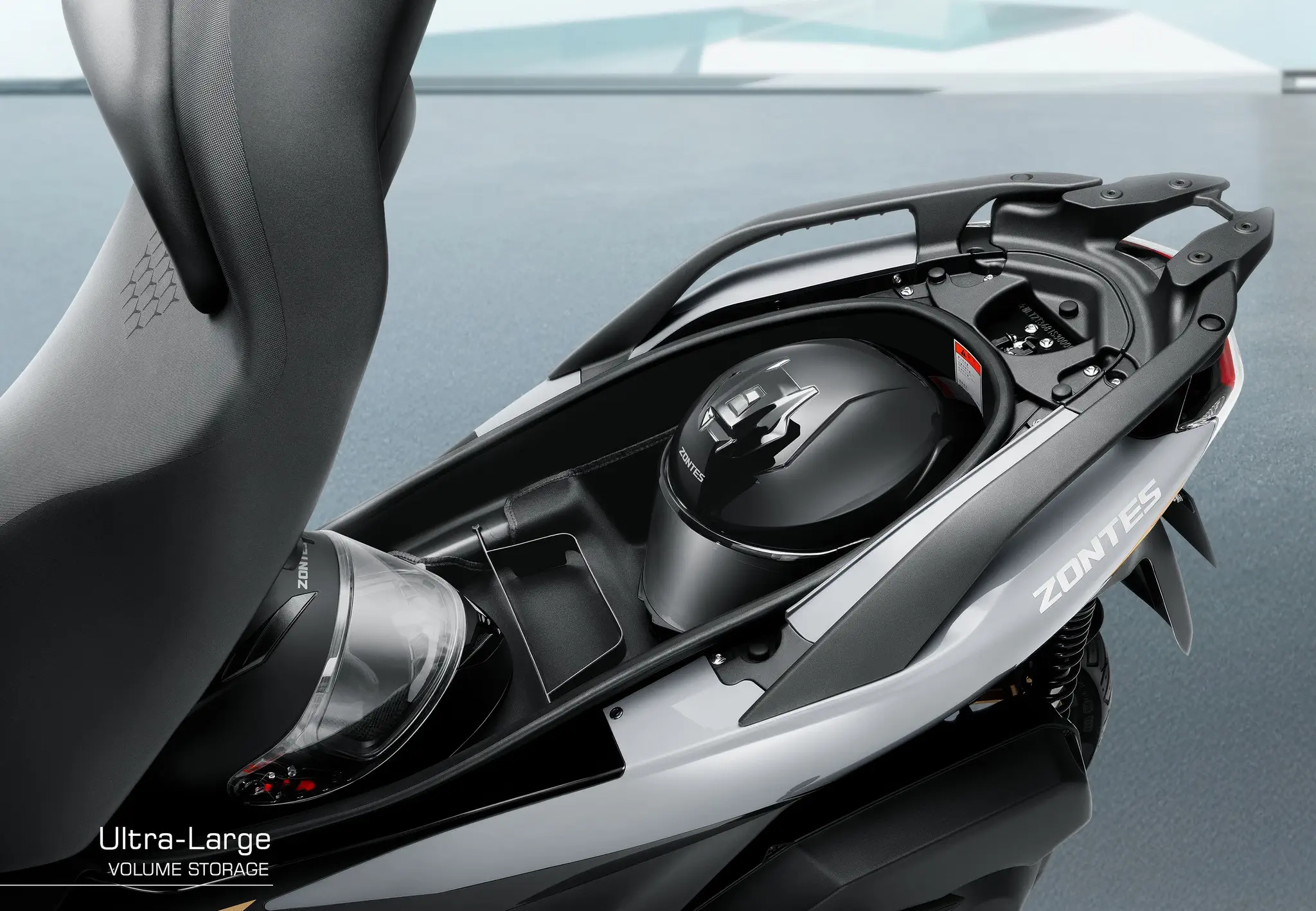 พื้นที่เก็บของความจุขนาดใหญ่ (The Large-Capacity Storage Compartment) พื้นที่เก็บของความจุขนาดใหญ่ (The Large-Capacity Storage Compartment)